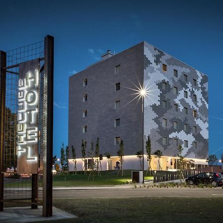 Hotel The Cube Fidenza Ngoại thất bức ảnh