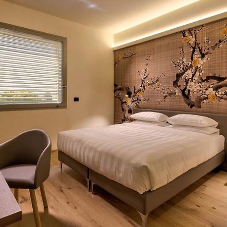 Hotel The Cube Fidenza Ngoại thất bức ảnh