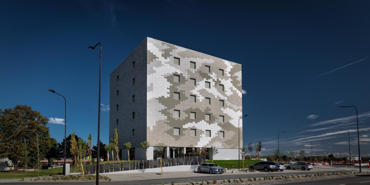 Hotel The Cube Fidenza Ngoại thất bức ảnh