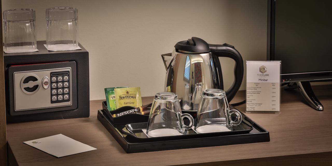 Hotel The Cube Fidenza Ngoại thất bức ảnh
