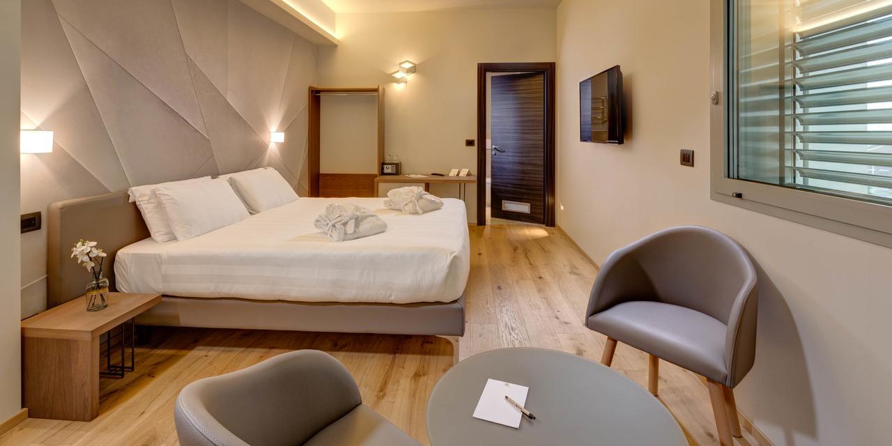 Hotel The Cube Fidenza Ngoại thất bức ảnh