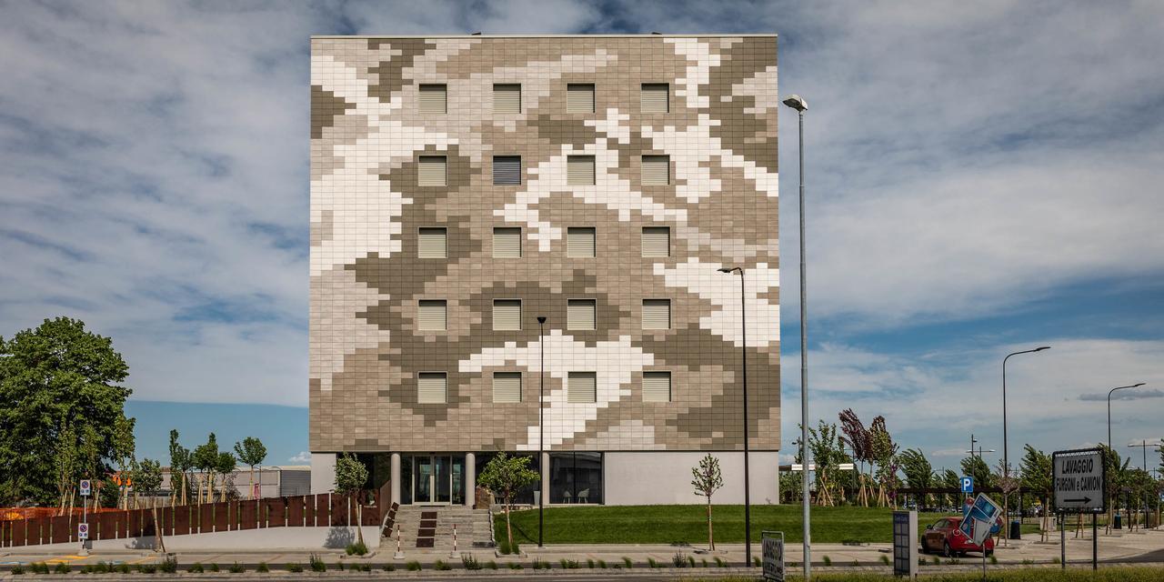 Hotel The Cube Fidenza Ngoại thất bức ảnh
