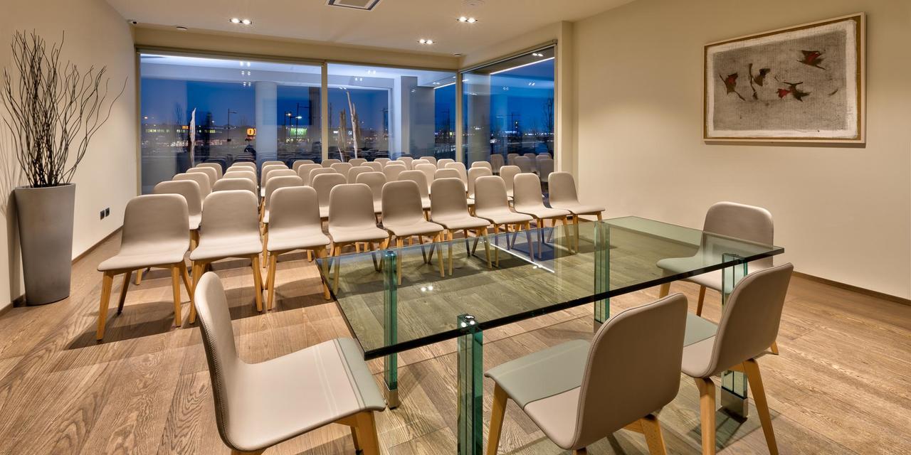 Hotel The Cube Fidenza Ngoại thất bức ảnh