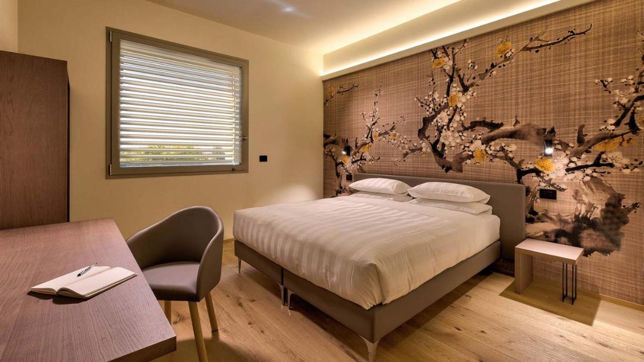 Hotel The Cube Fidenza Ngoại thất bức ảnh